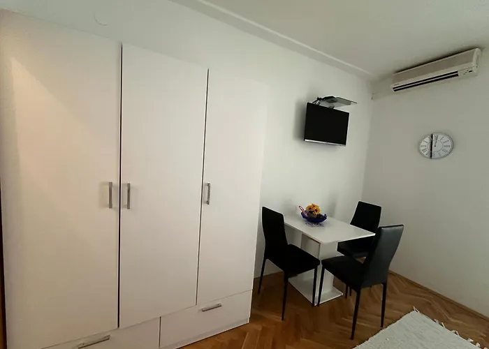 Maja Apartman *